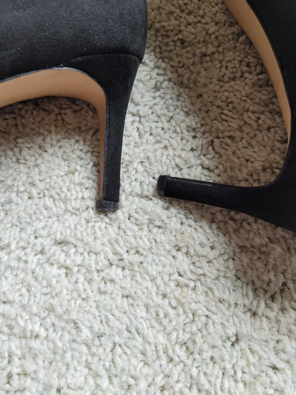 Black Suede Style Pumps Nice Condition 7
